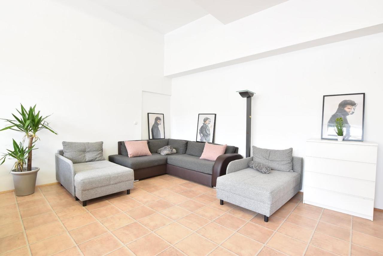 אינסברוק Riesiges Zentrales Apartment Mit Parkplatz מראה חיצוני תמונה